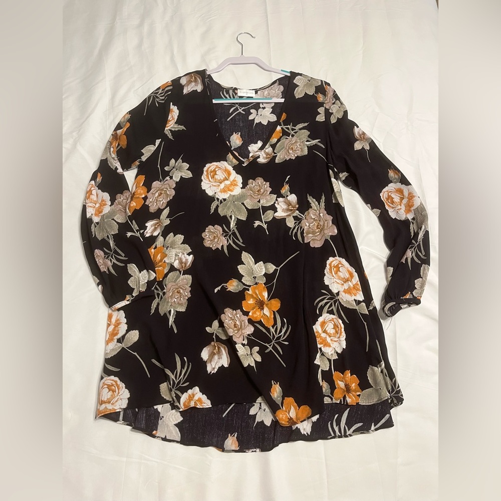 Boutique brand signature dress. Size large. Worn ONCE!